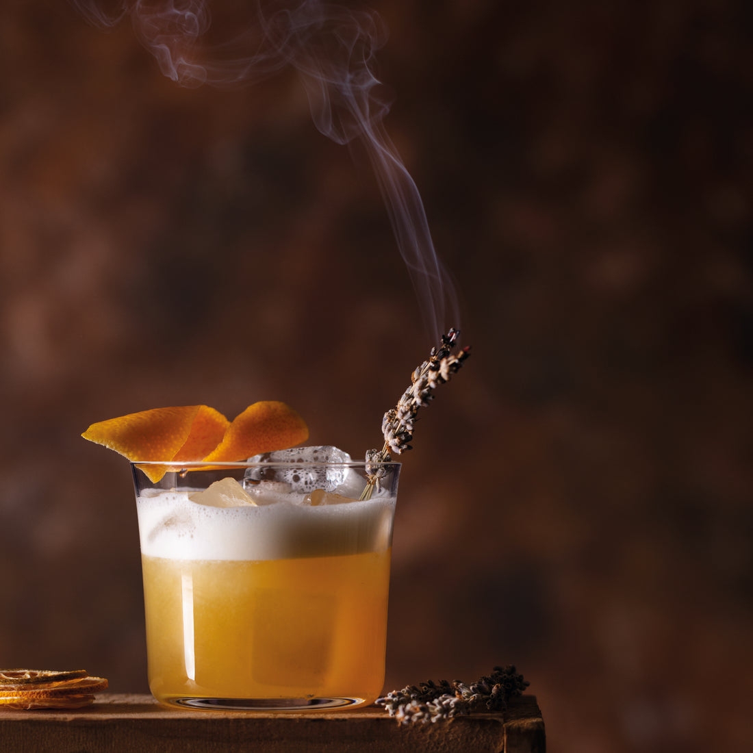 Whiskey Sour'un Kökeni ve Tarihçesi: Klasik Bir Kokteylin Hikayesi